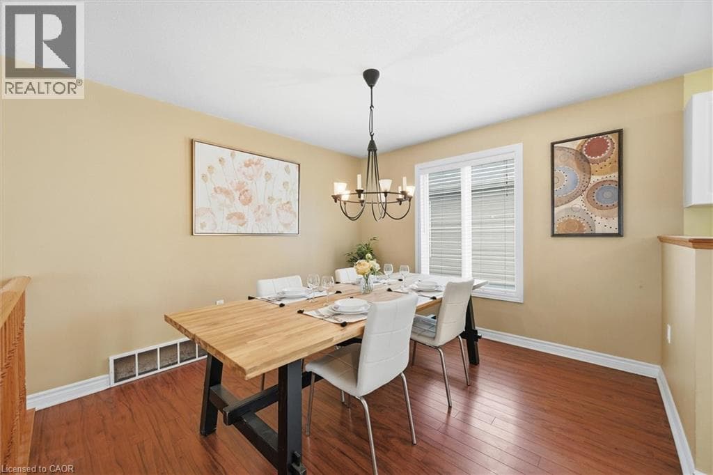 111 GRACEHILL Crescent photo 5