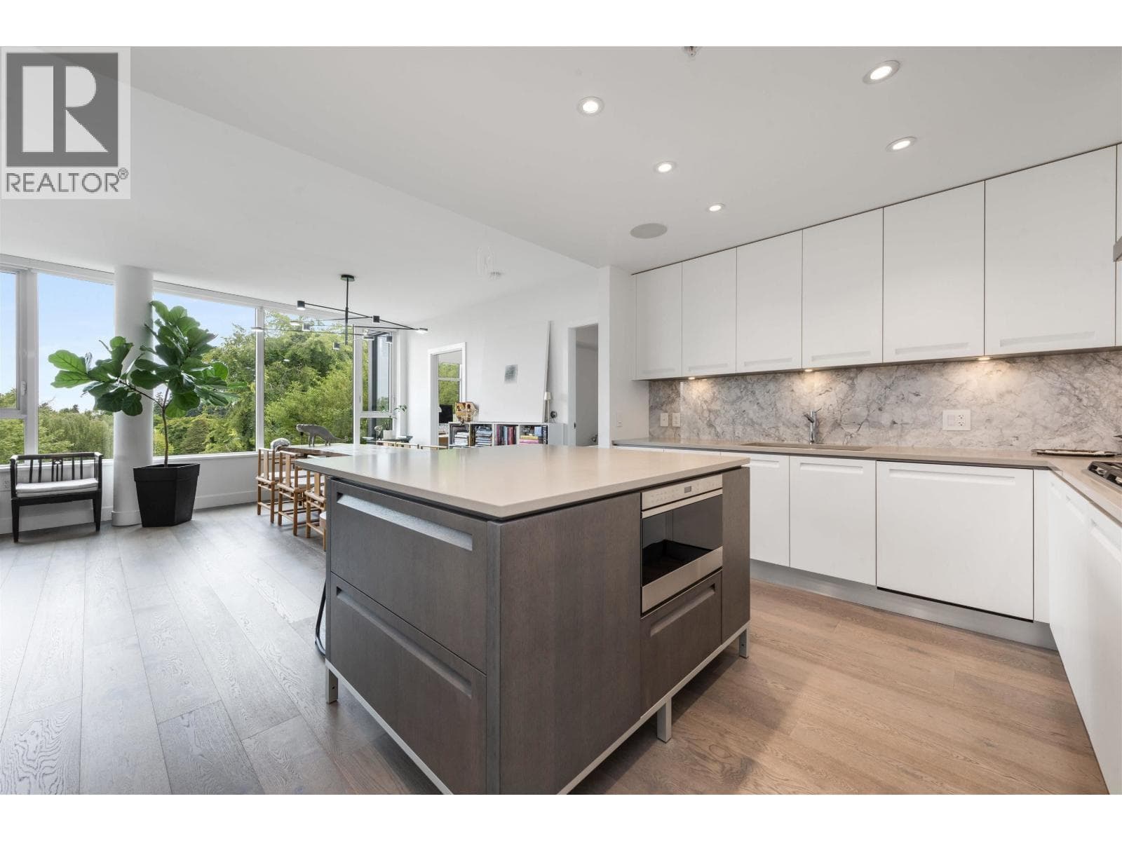 310 6333 W BOULEVARD photo 4