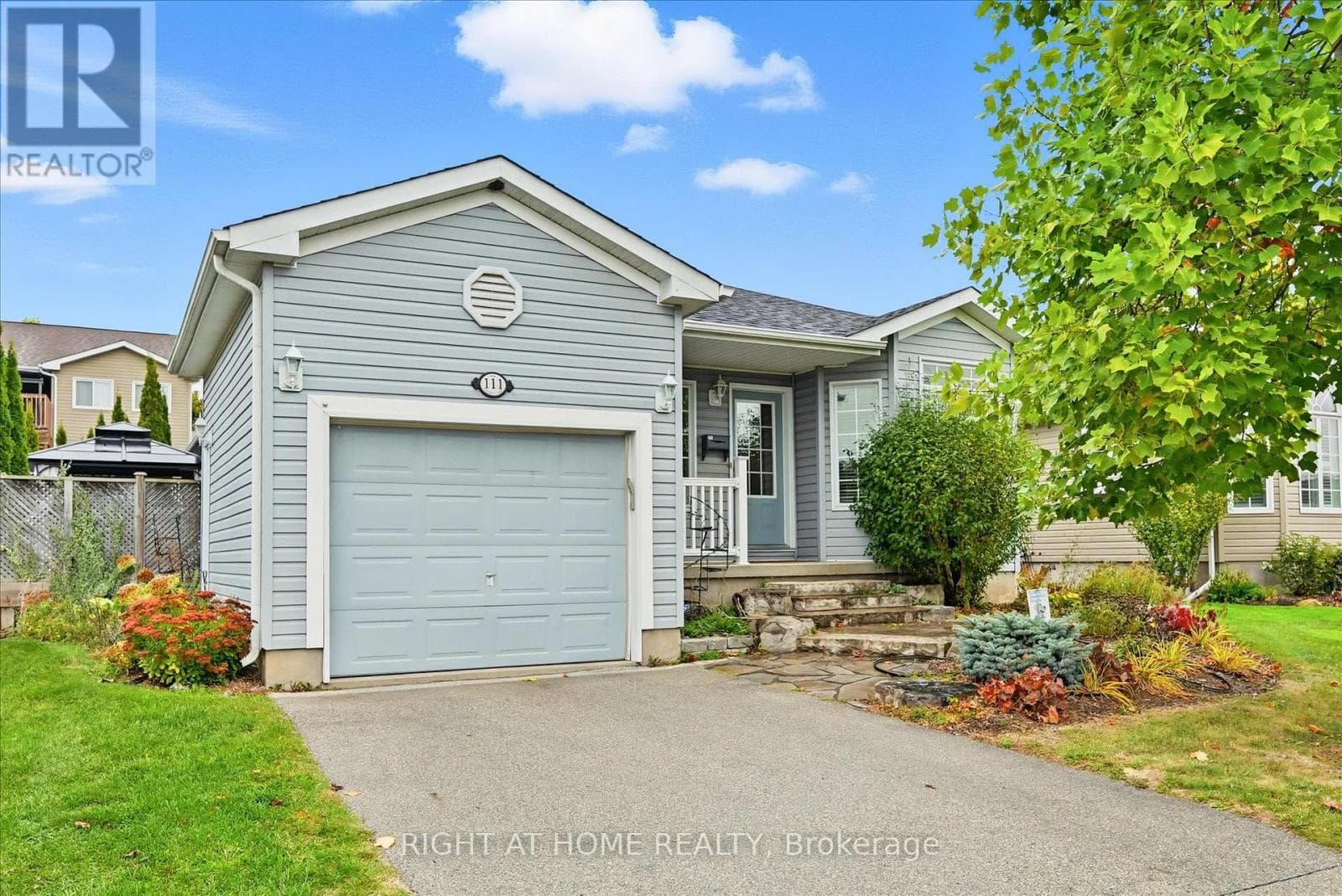2 bed 3 bath single family at 111 GRACEHILL CRESCENT — $514,900