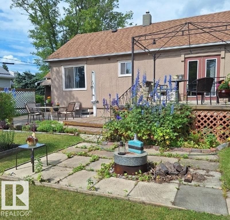 4811 49 AV photo 3