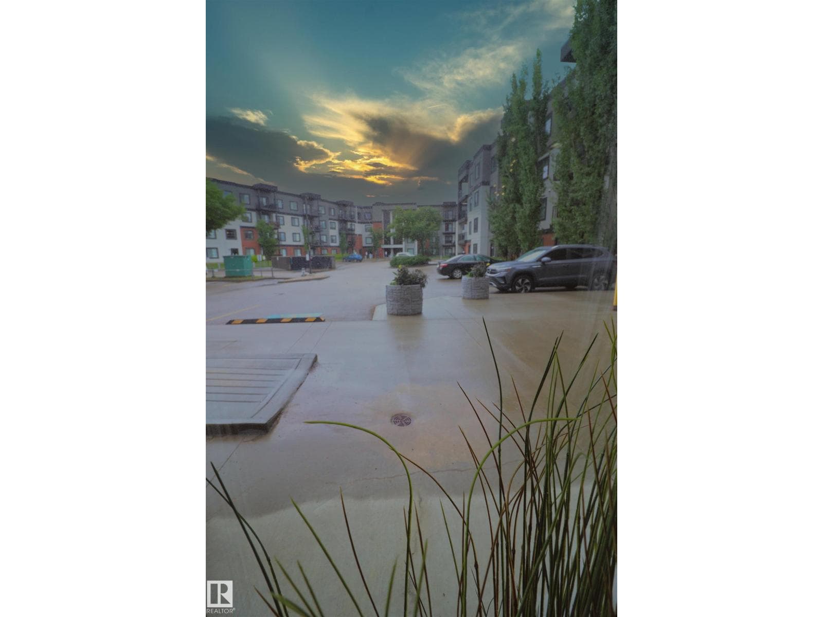 #110 1144 ADAMSON DR SW photo 3