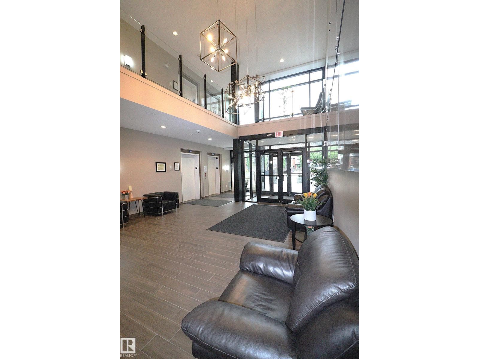 #110 1144 ADAMSON DR SW photo 5