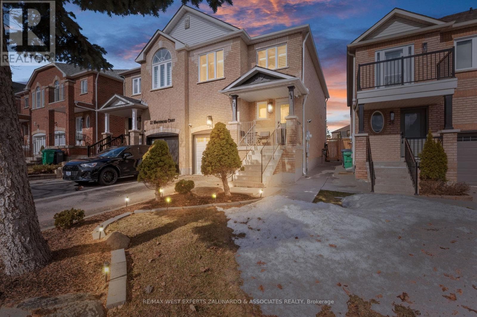 24 MANORWOOD COURT photo 2