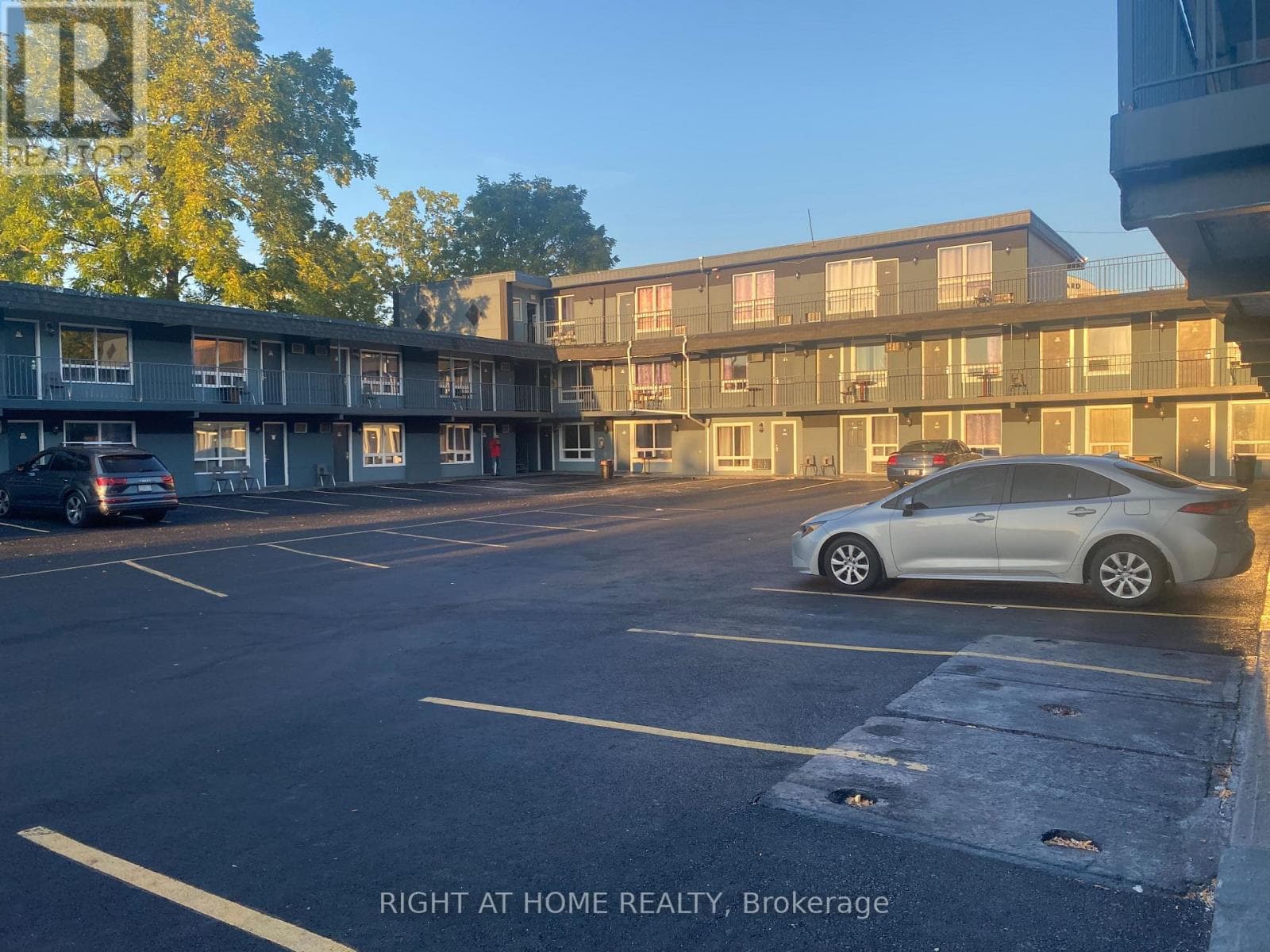 5958 FALLSVIEW BOULEVARD photo 2