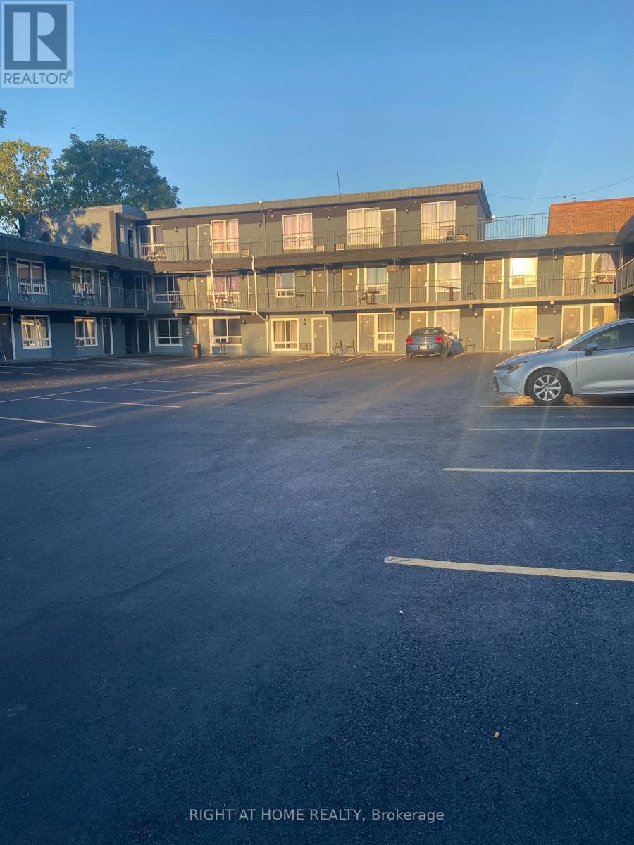 5958 FALLSVIEW BOULEVARD photo 4