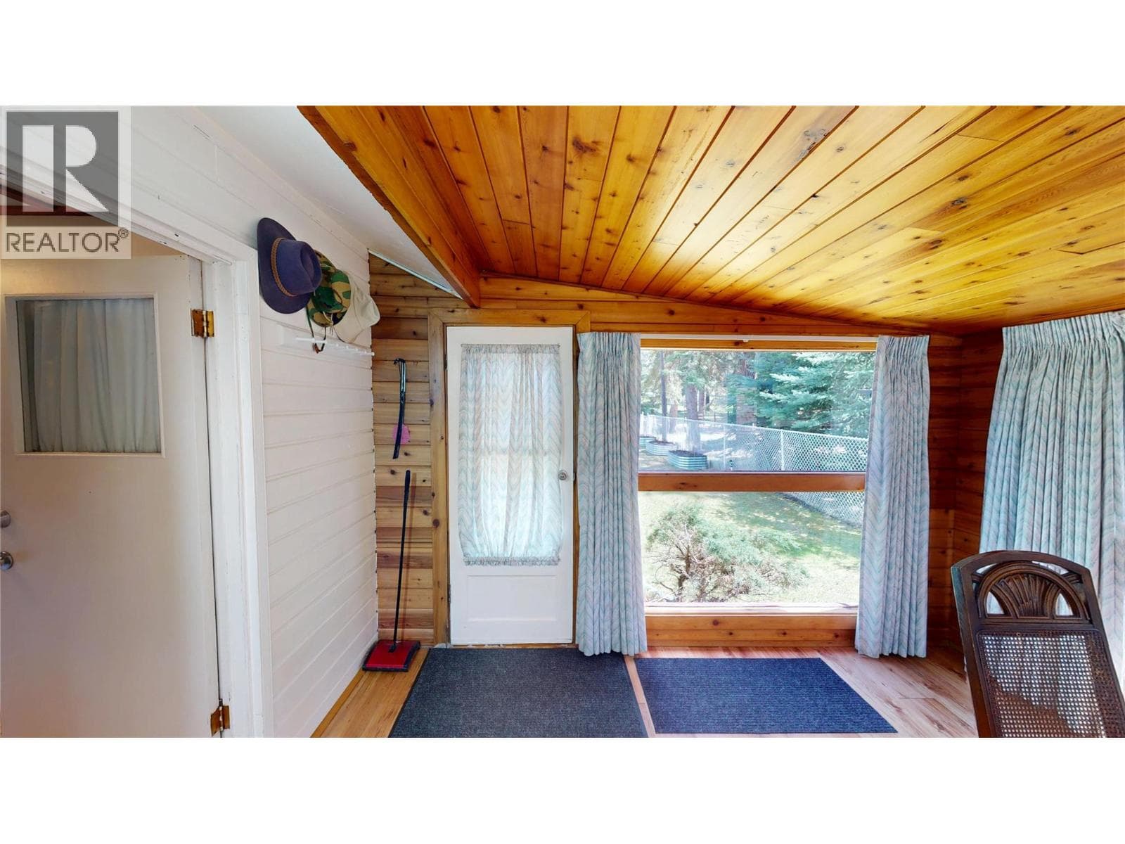 2401 Garbutts Lake Road photo 3