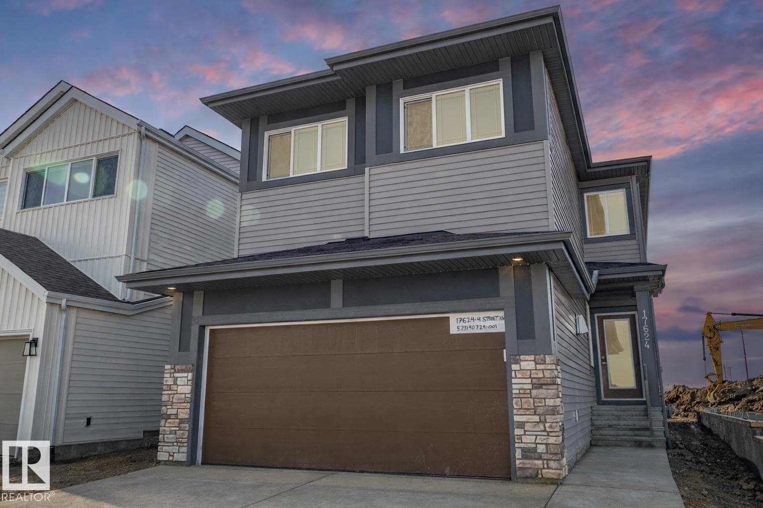3 bed 3 bath single family at 17624 4 ST NE — $569,000