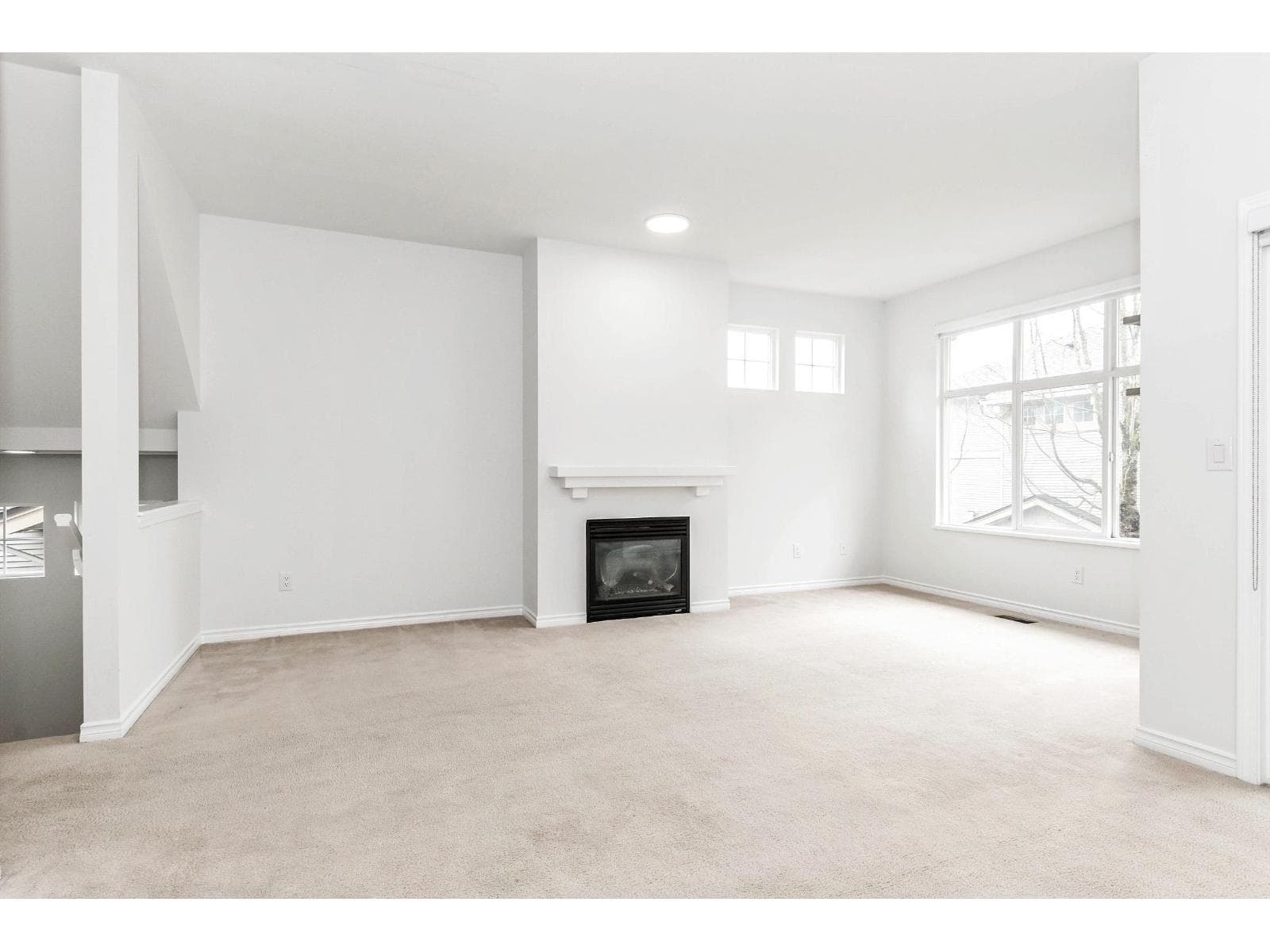 28 14959 58 AVENUE photo 4