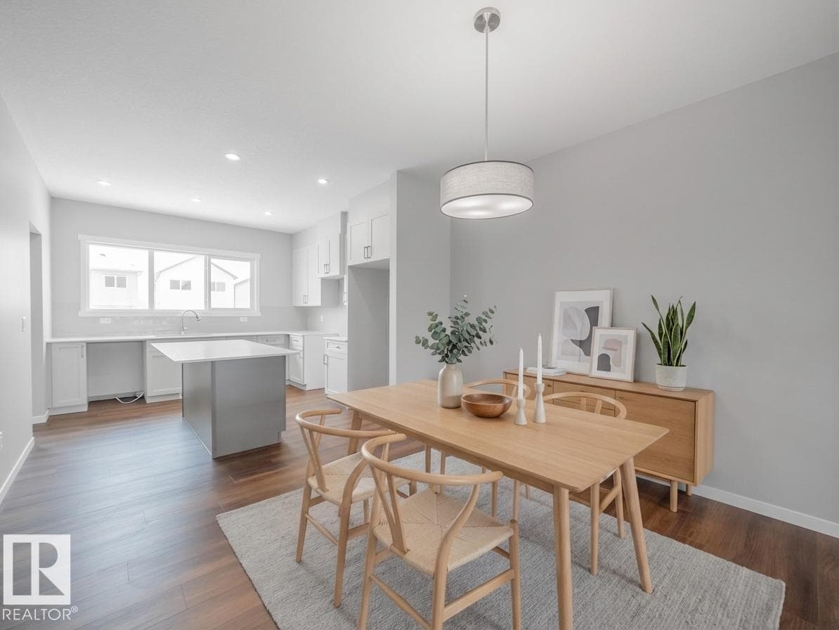 1040 14 AV NW photo 3