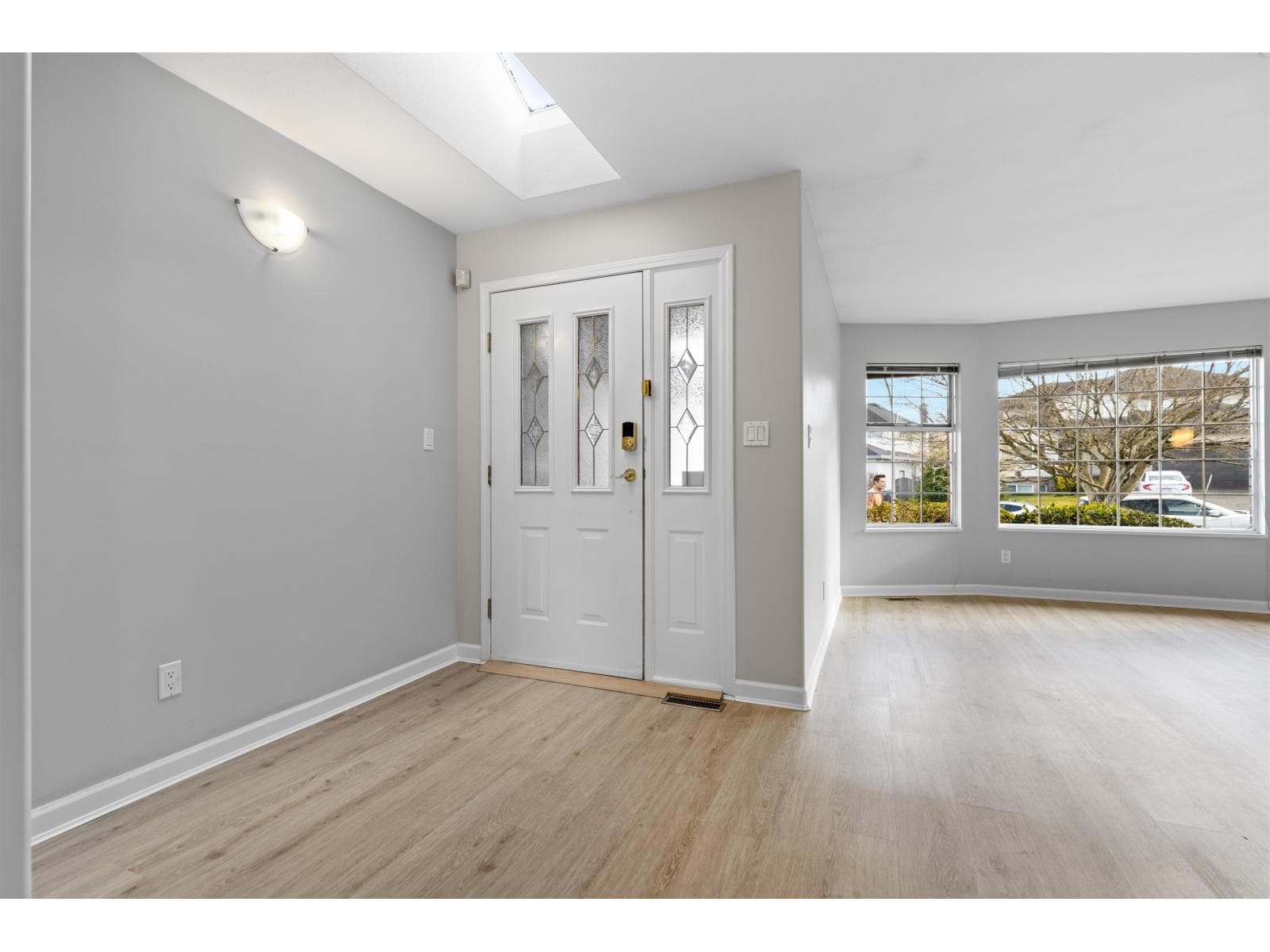 16339 95 AVENUE photo 4