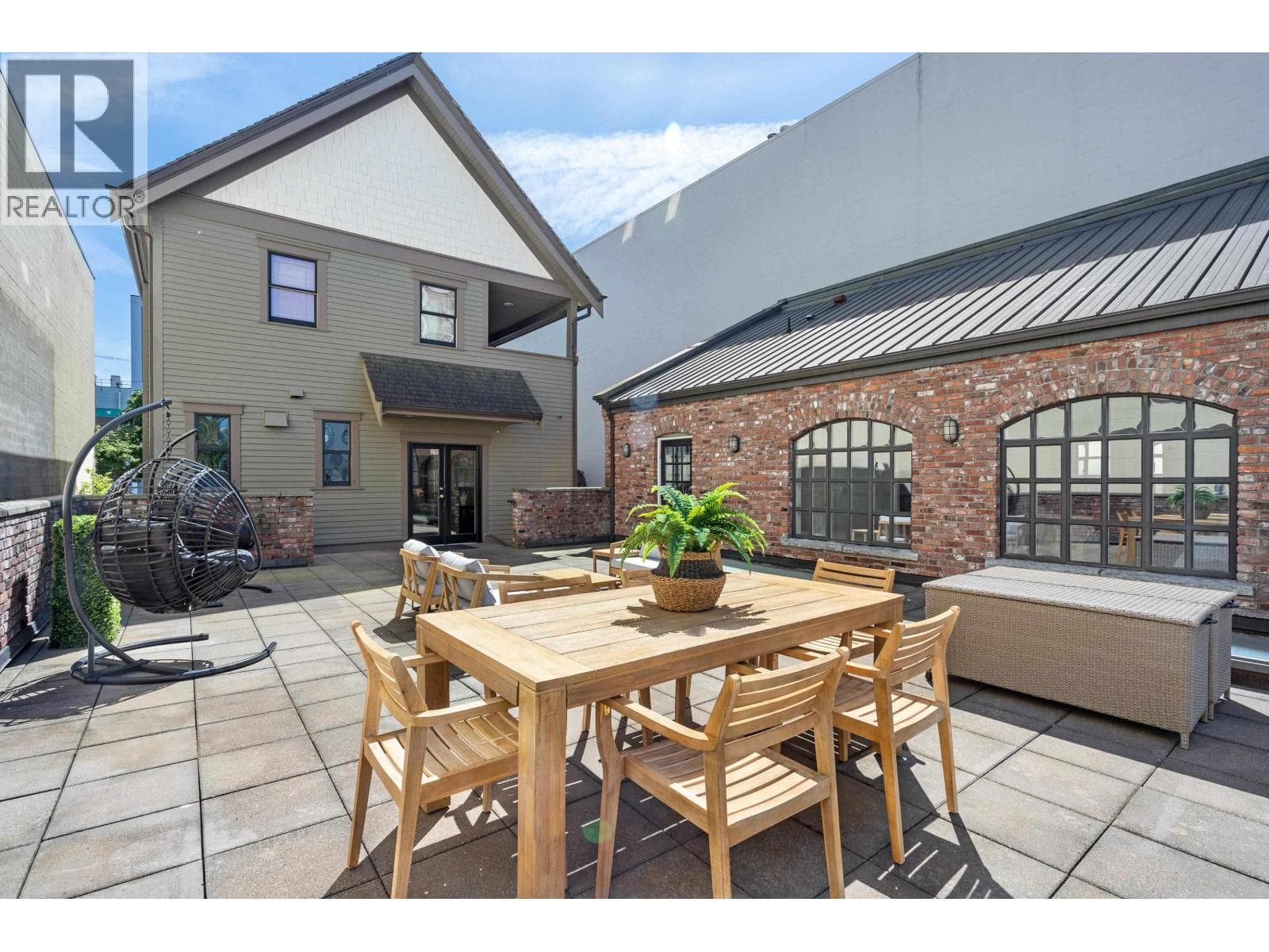 business at 33 E 6TH AVENUE — $4,998,000