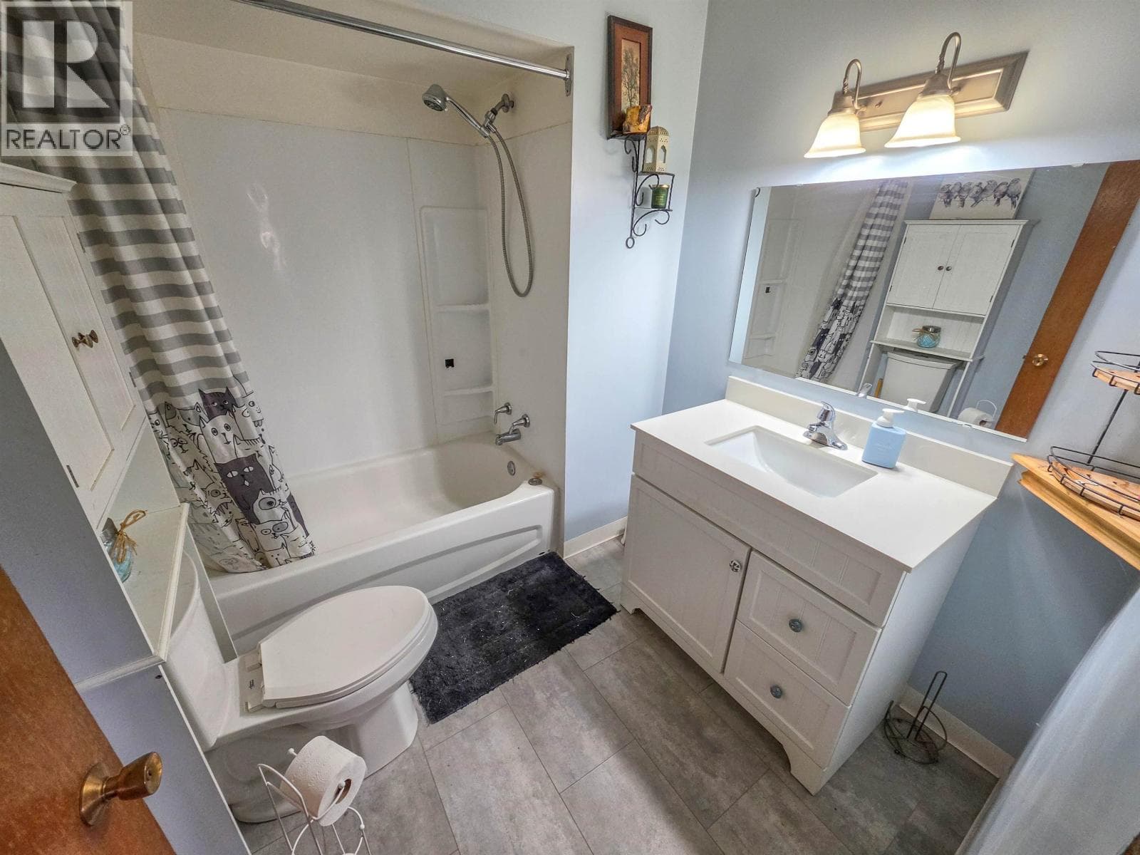 6732 LAGERQUIST ROAD photo 4