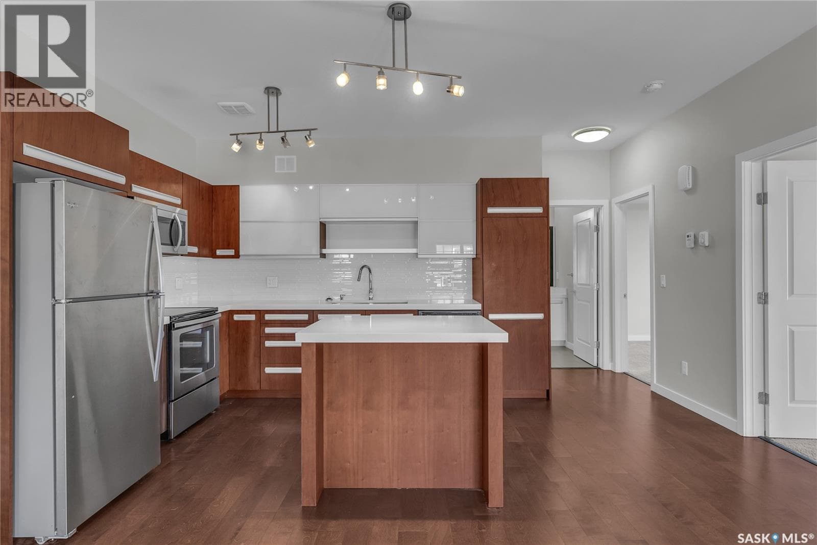 304 2315 McClocklin ROAD — photo 5