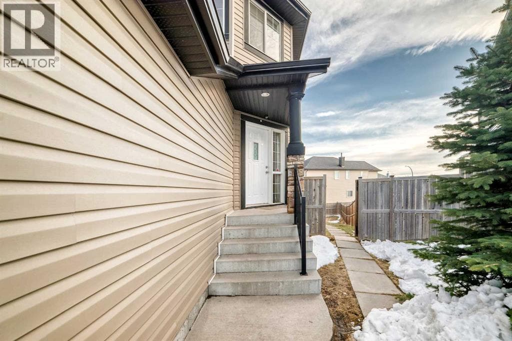36 Saddleland Court NE photo 3