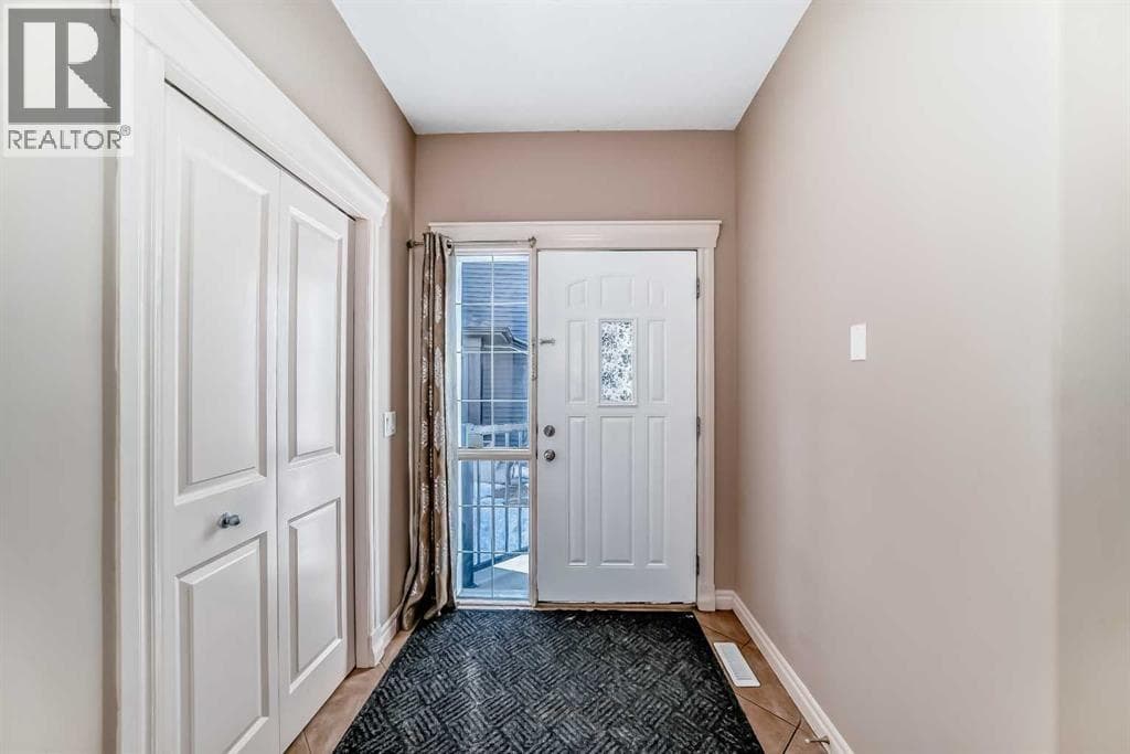 36 Saddleland Court NE photo 4