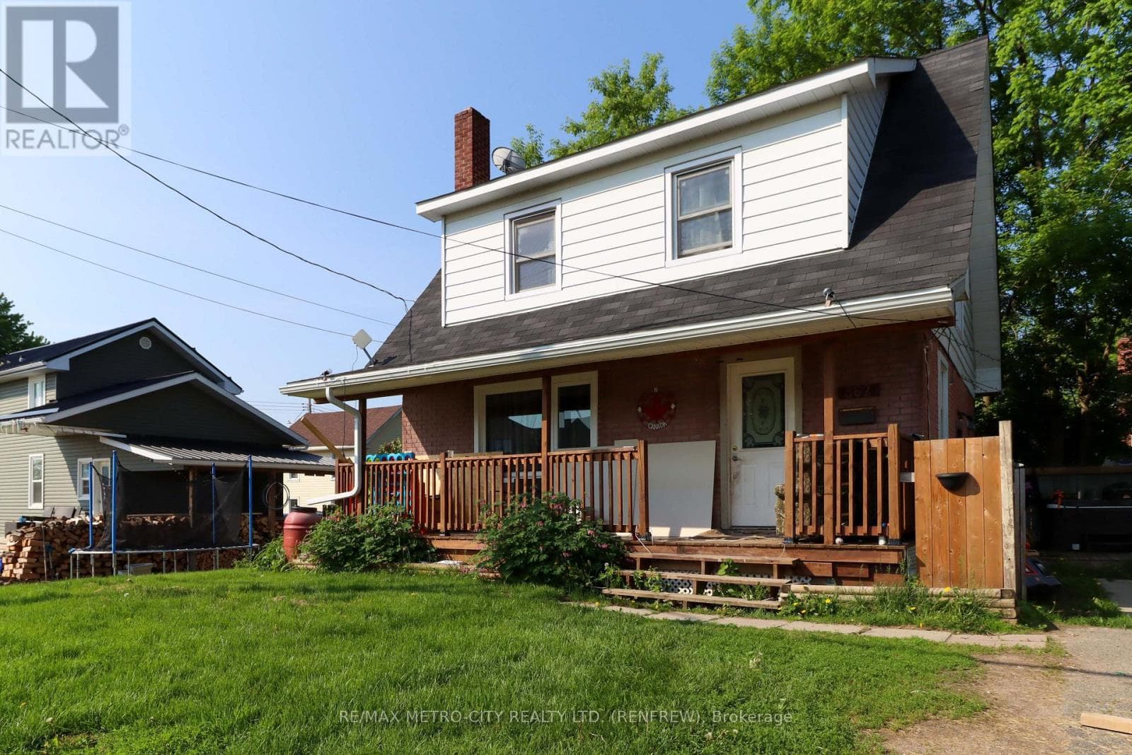 4 bed 3 bath multi-family at 362-370 BALDWIN STREET — $525,000