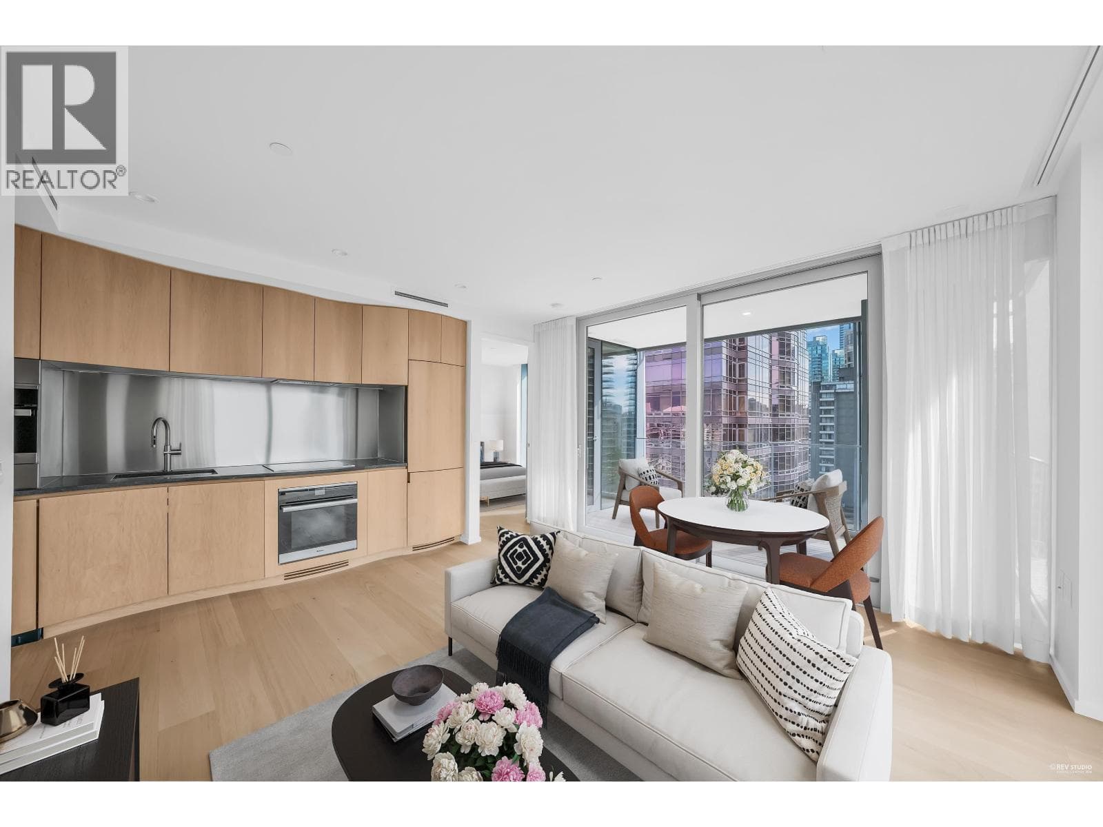 1704 1568 ALBERNI STREET photo 5