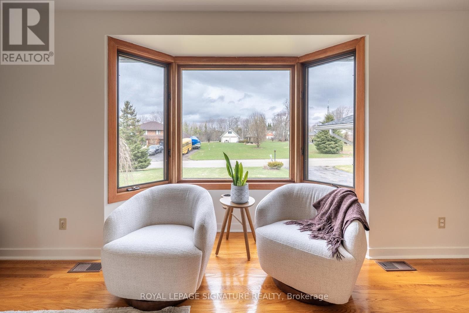 27 SUNSET DRIVE photo 9