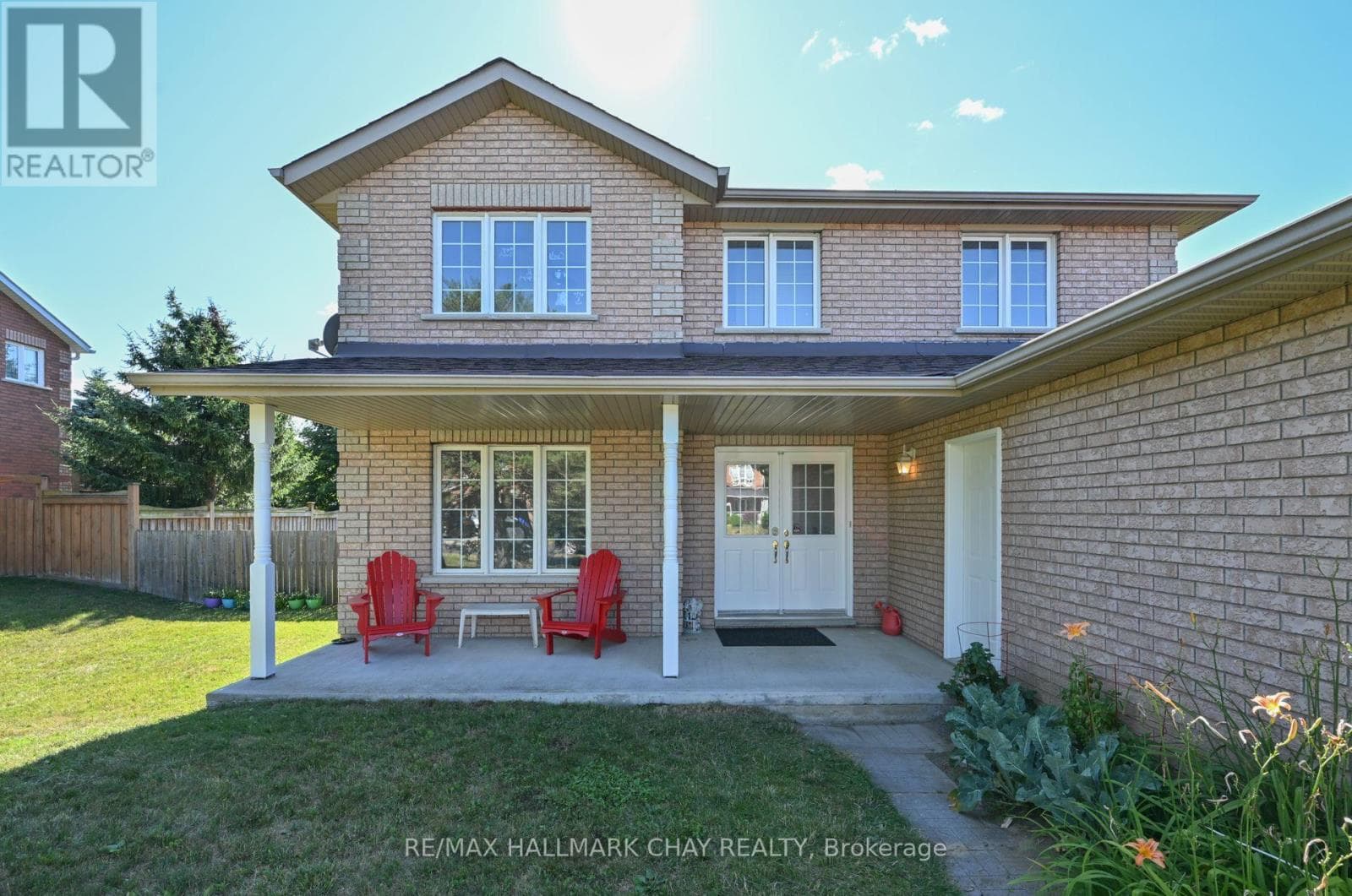 16 BRIAN CRESCENT photo 2