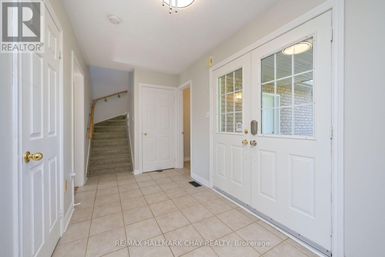 16 BRIAN CRESCENT photo 4