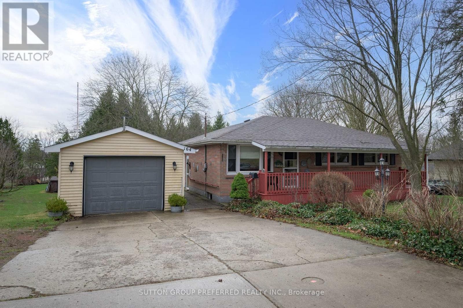 164 MCKEAND STREET photo 2