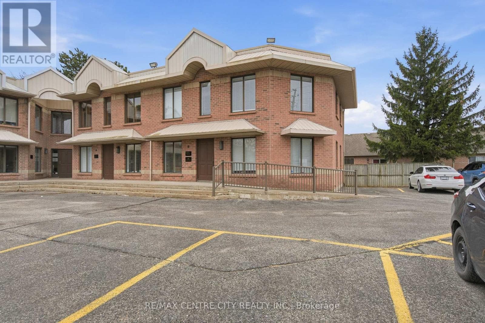 2 bath office at 5 - 630 WHARNCLIFFE ROAD S — $469,000