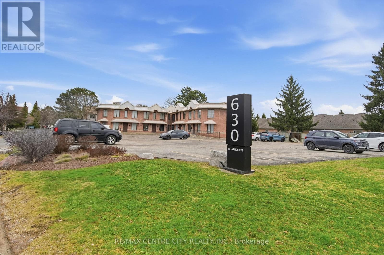 5 - 630 WHARNCLIFFE ROAD S photo 2