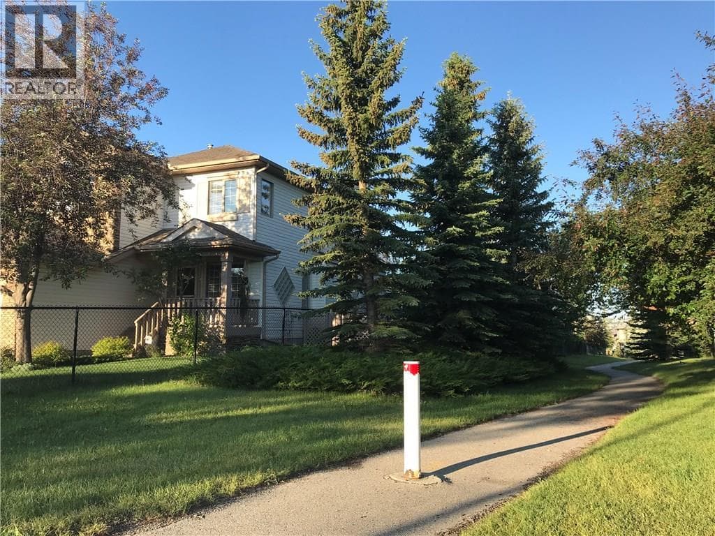 805 Panorama Hills Drive NW photo 2