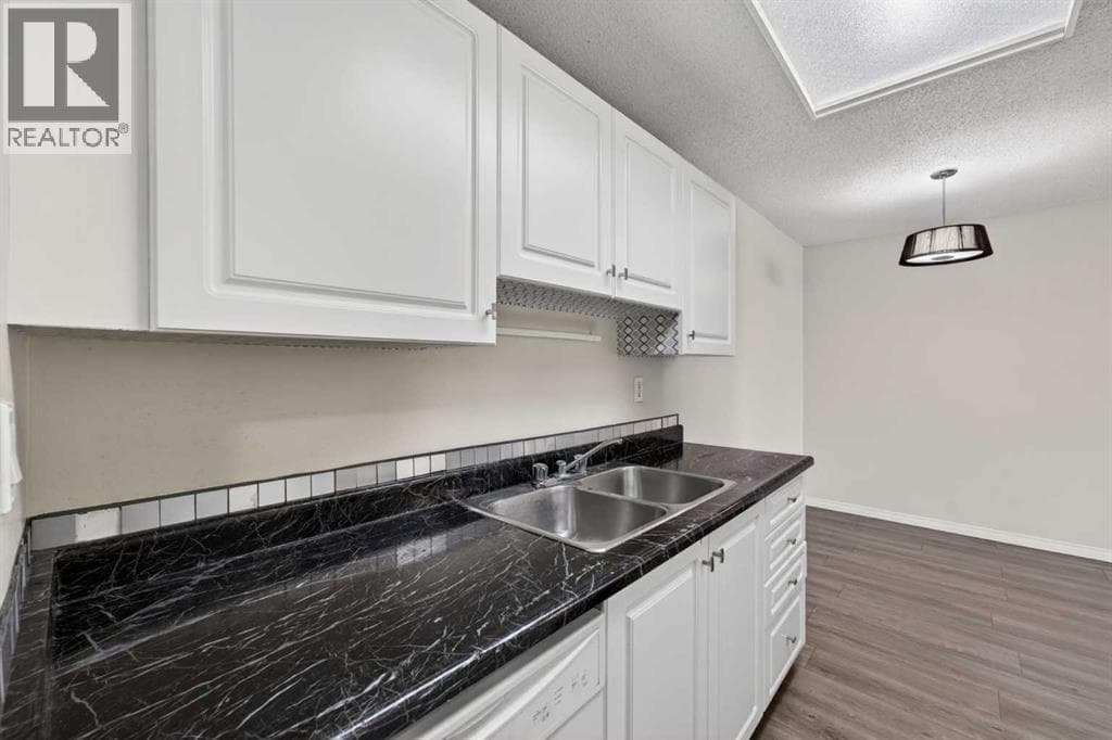 83E, 231 Heritage Drive SE photo 4