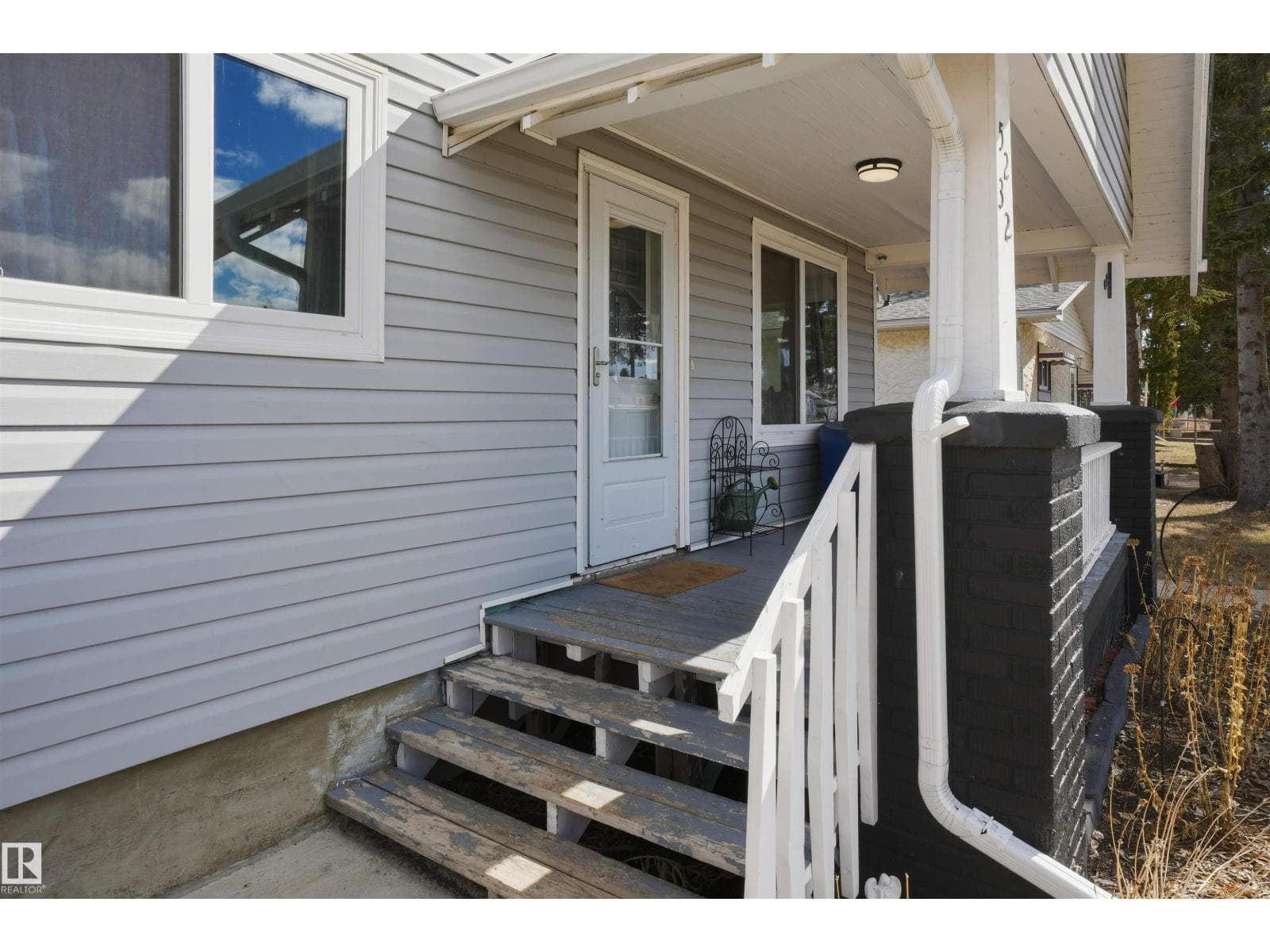 5232 51 AV — photo 3