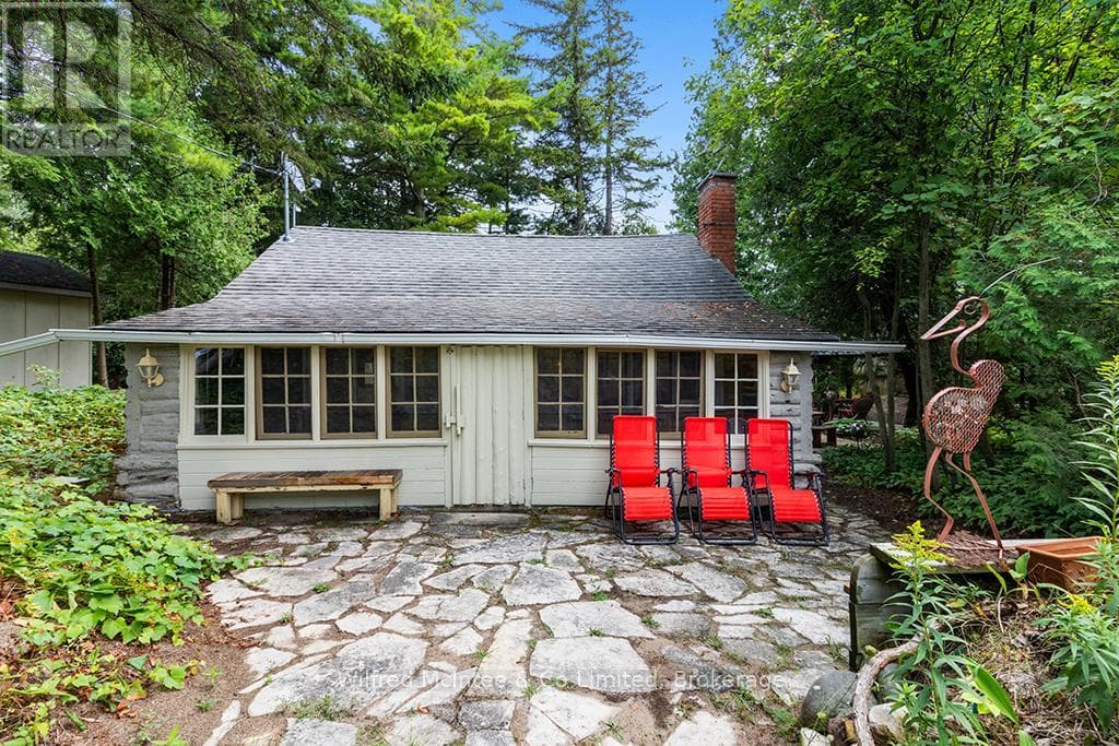 2 bed 2 bath single family at 7 6TH AVENUE S — $369,000