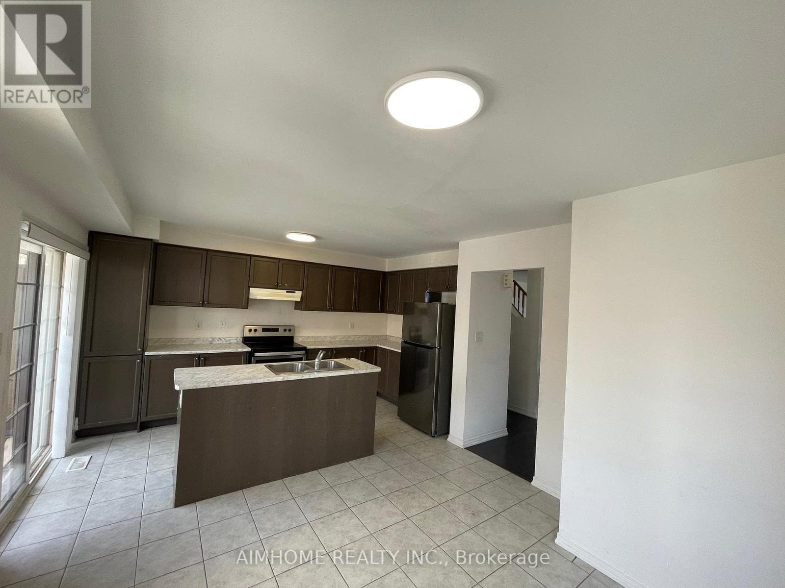 92 AINLEY ROAD photo 3