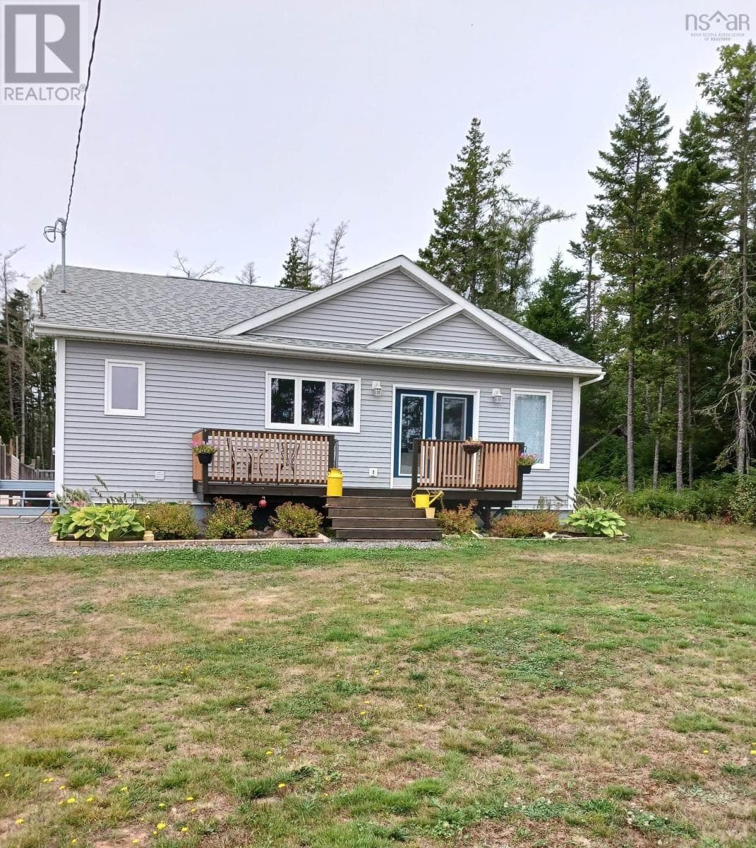 99 Cross Road photo 3