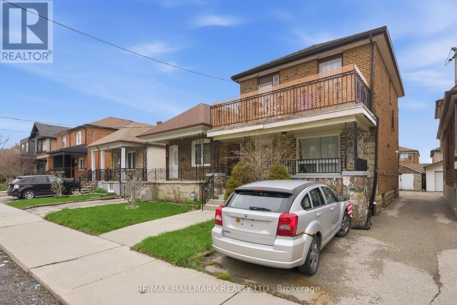 196 LIVINGSTONE AVENUE photo 2