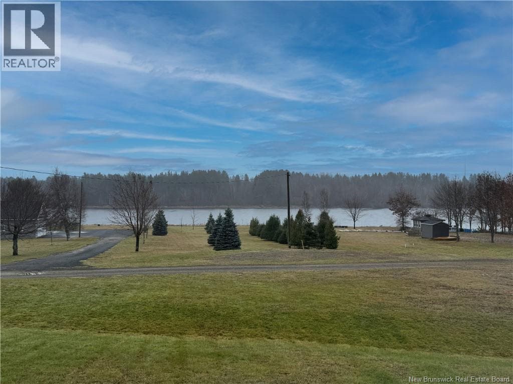 116 Vue de la Riviere photo 2