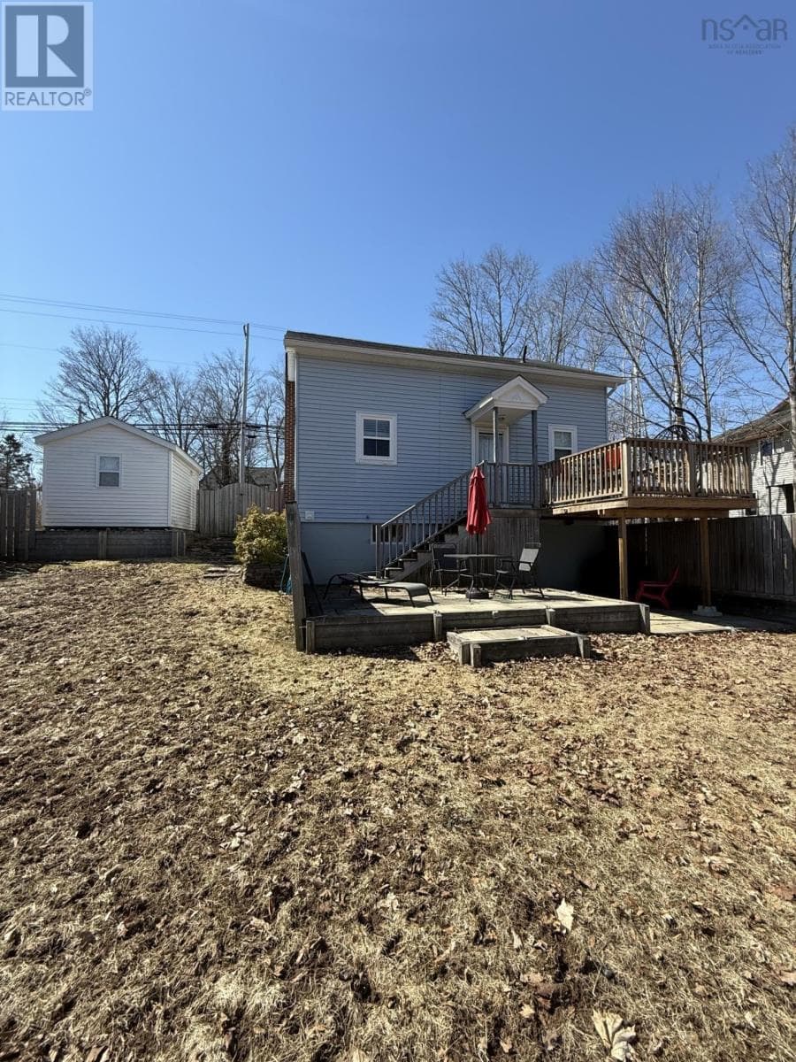 114 Hawthorne Street photo 5