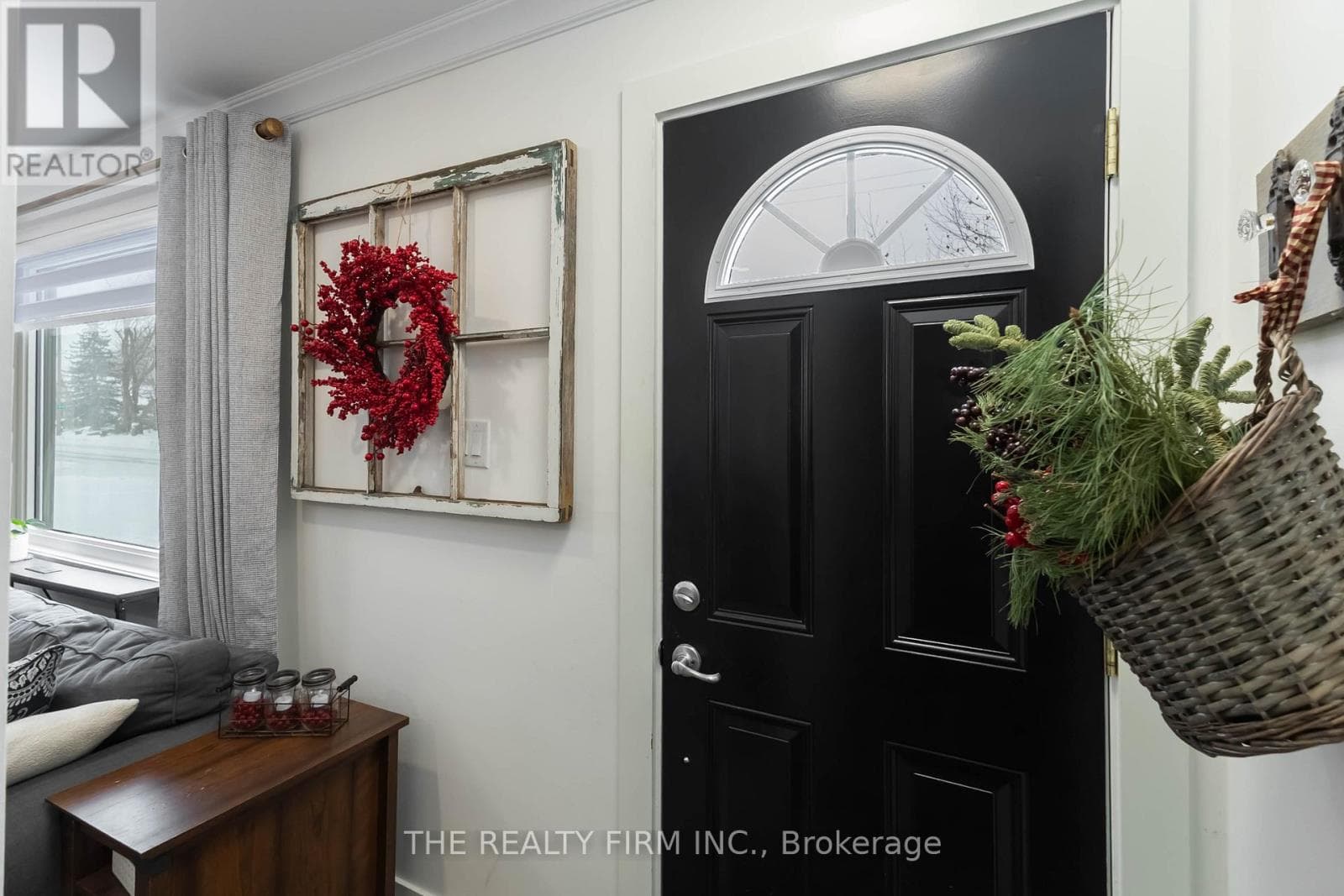 352 HALE STREET photo 3