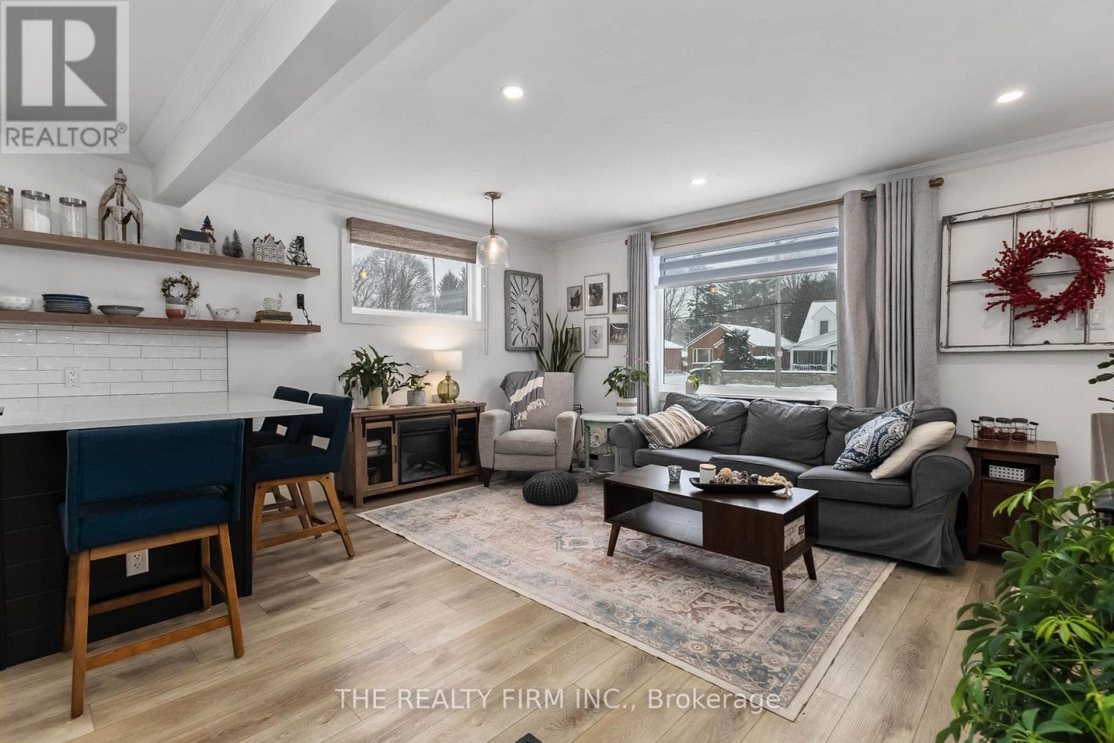 352 HALE STREET photo 5