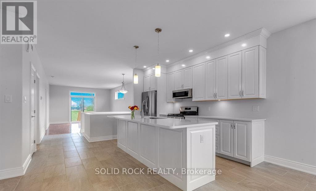 9 BILLINGS AVENUE W photo 4