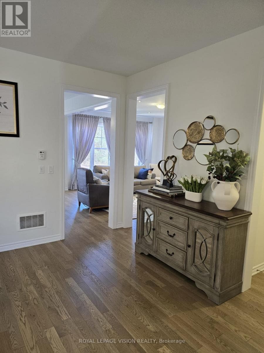 33 BREMNER STREET photo 3