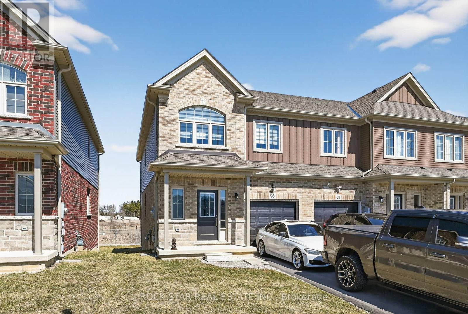 63 LLOYD DAVIES WAY photo 2
