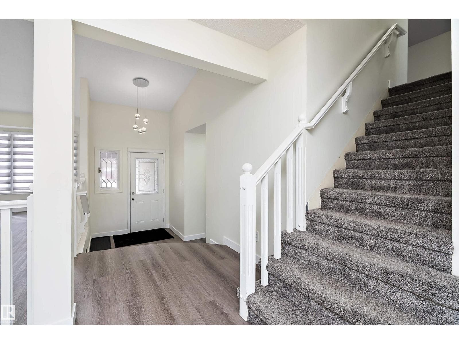 11020 158 AV NW photo 3