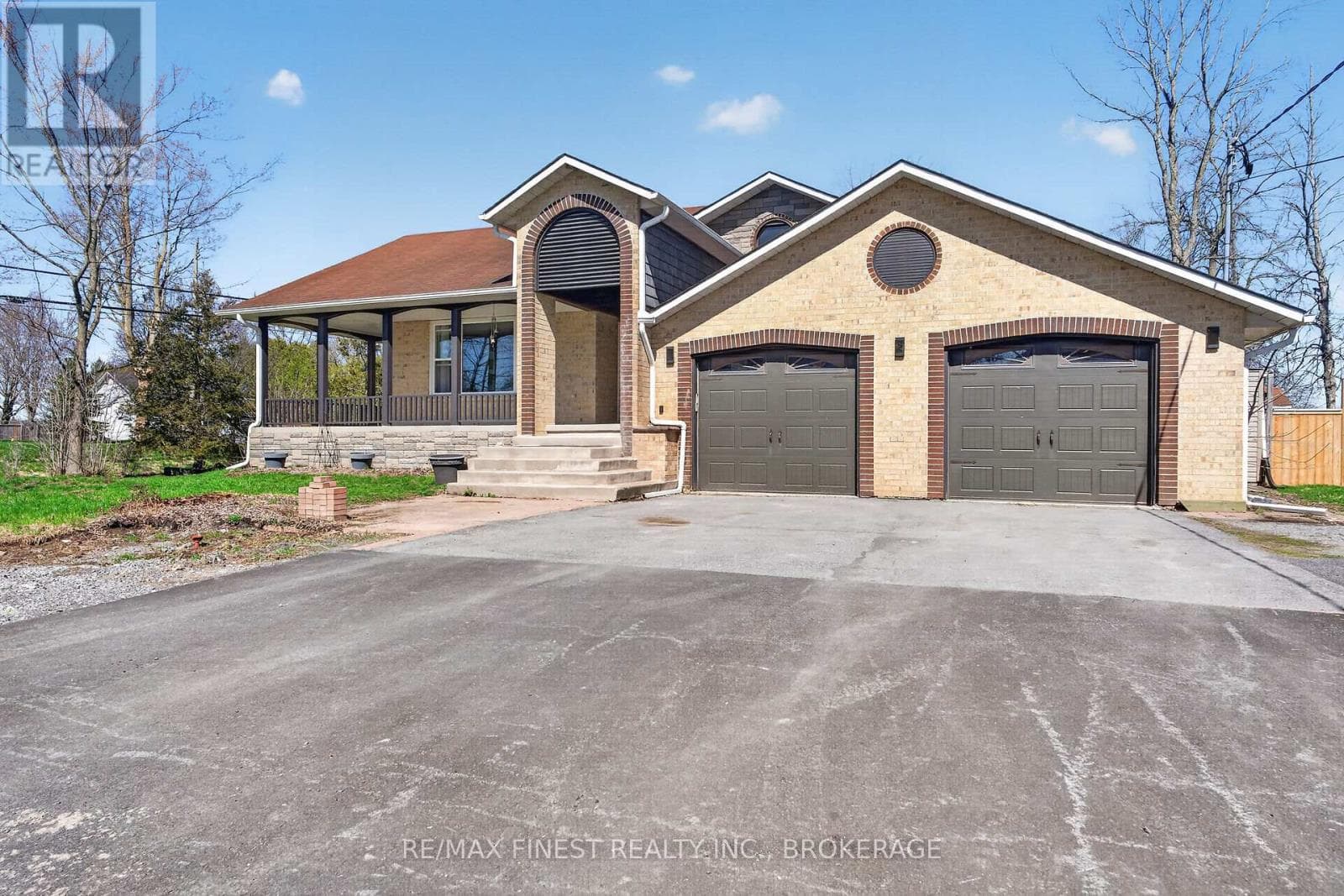 2 CREIGHTON DRIVE photo 2