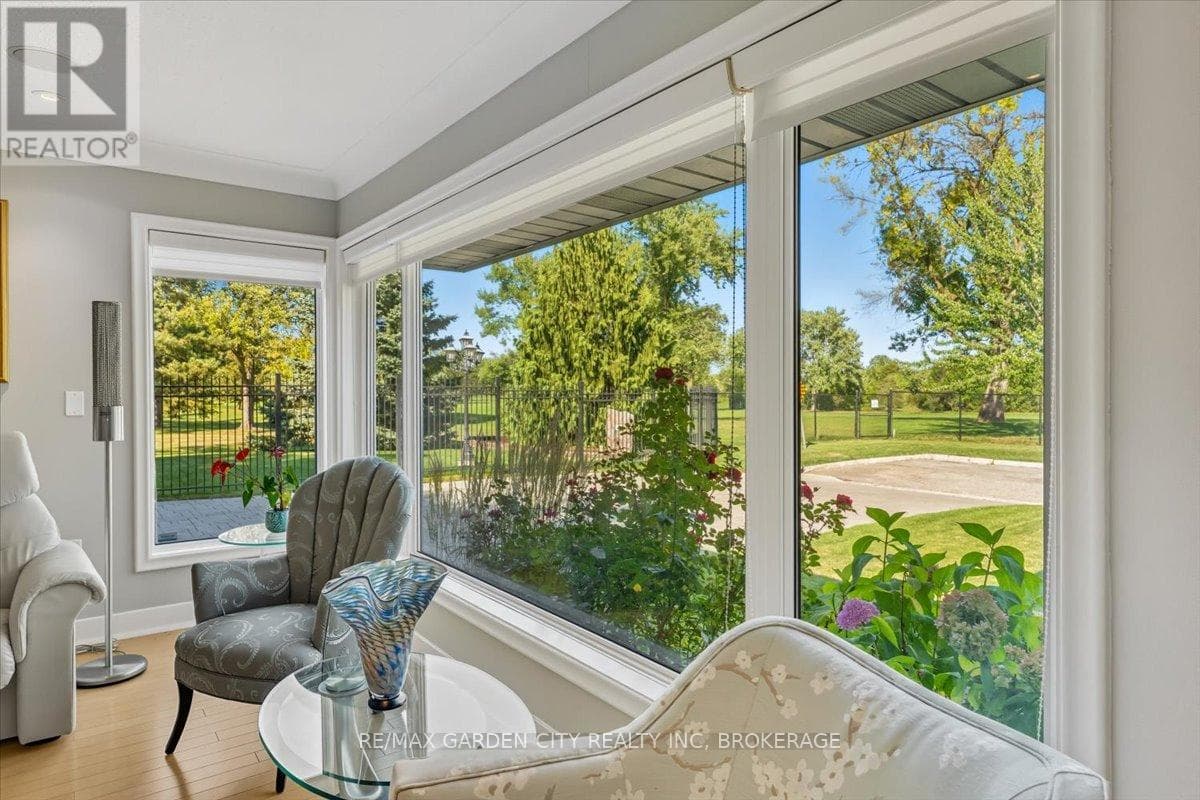 112 RIVERDALE DRIVE photo 4
