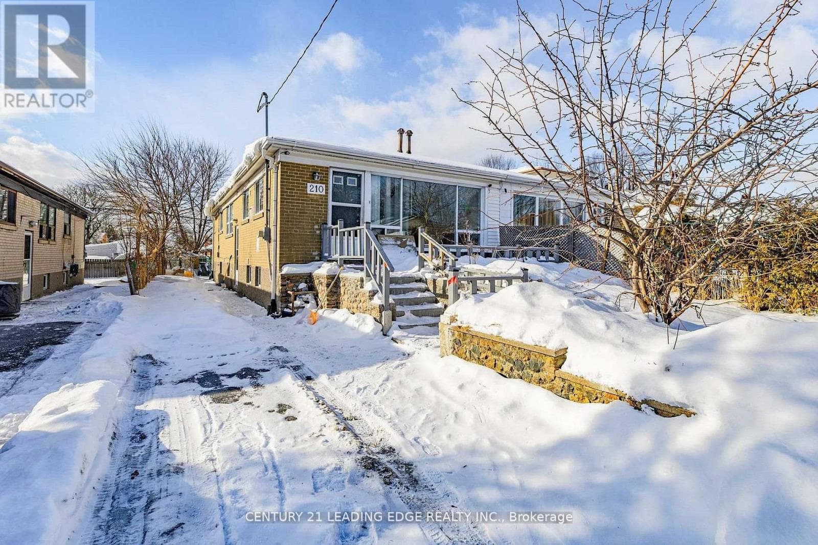210 LINDEN AVENUE photo 2
