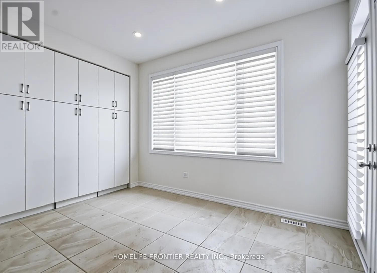 27 BANNISTER ROAD SE photo 5