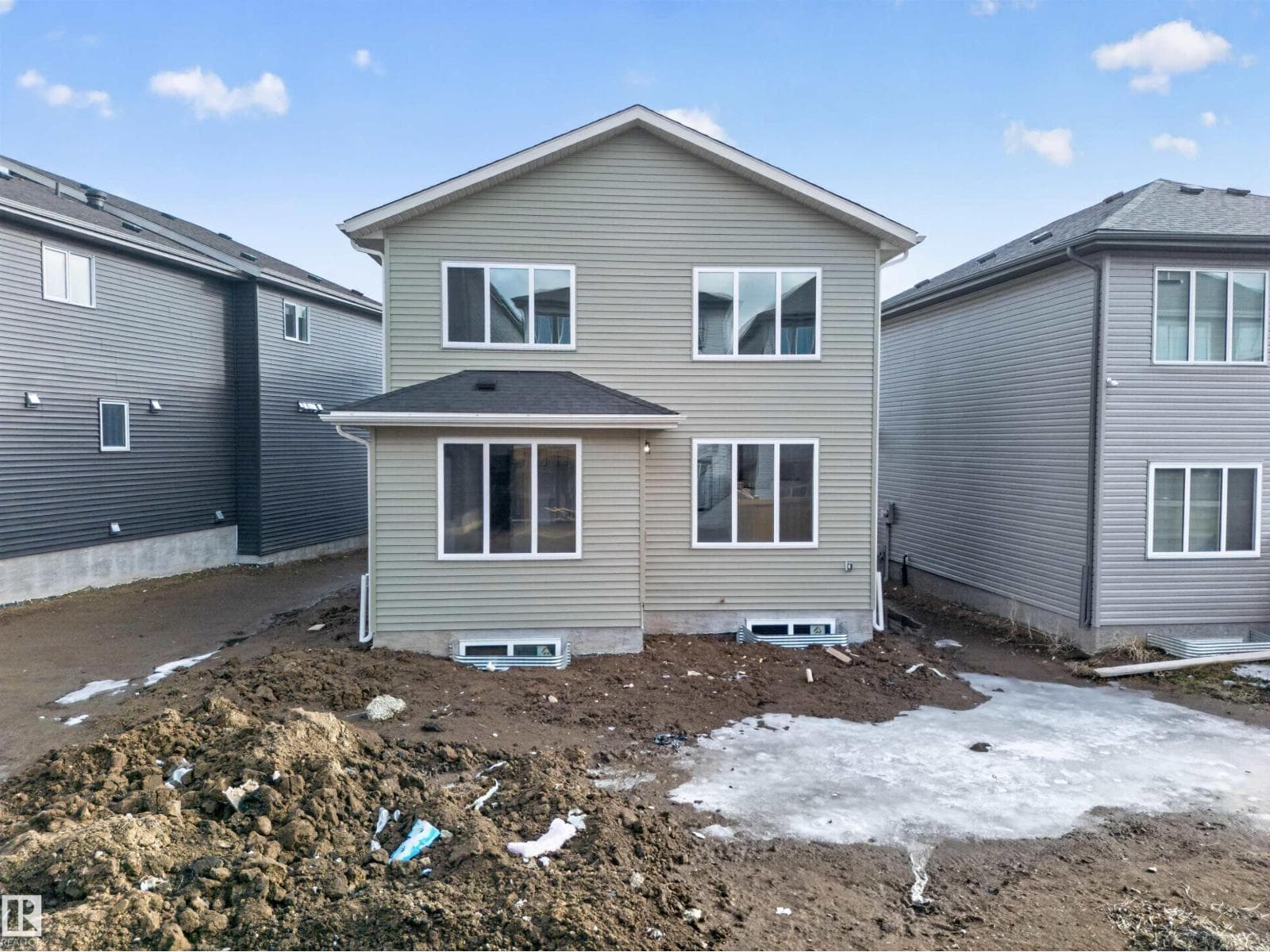 3906 41 AV photo 4