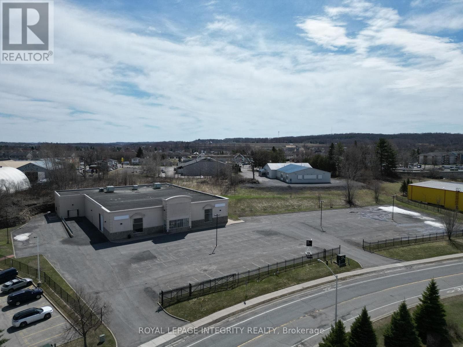 2747 CHAMBERLAND STREET photo 4