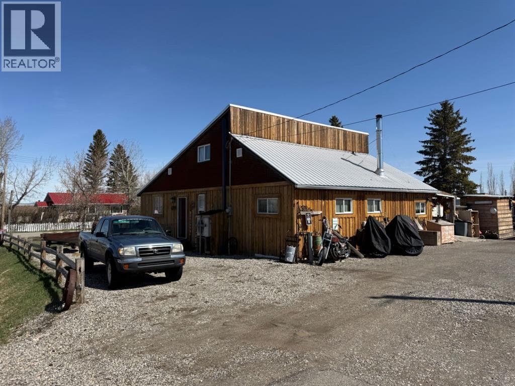 3 bed 2 bath single family at 205 Hamilton Avenue — $446,900