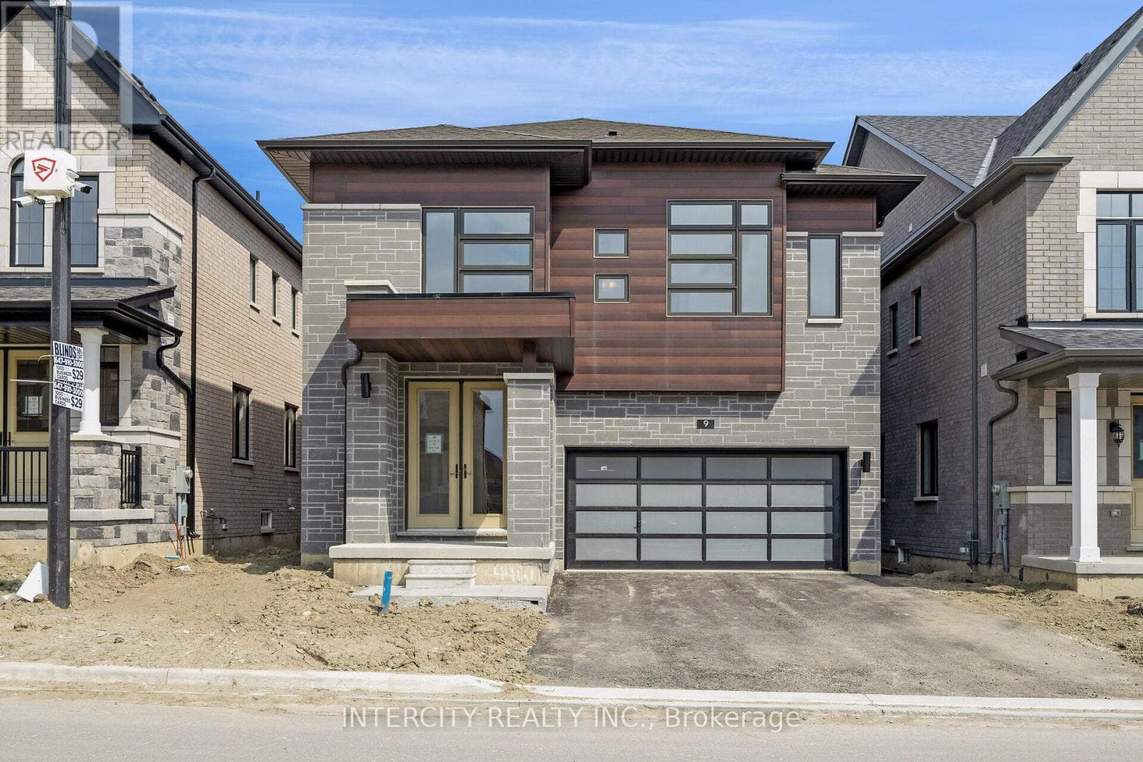 4 bed 4 bath single family at 9 KEYWORTH CRESCENT — $1,279,990